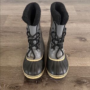 Sorel Kids Waterproof Winter Snow Boots Grey Black Fleece Lined Size 5 (37)